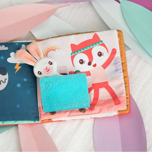 LILLIPUTIENS Miękka książeczka aktywizująca z mini-komforterem „Stella i jej przytulanka” 12 m+