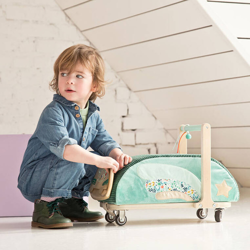 LILLIPUTIENS Drewniany jeździk 2 w 1 z miękkim siedziskiem i torebką Smok Joe 12 m+