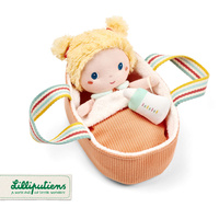 LILLIPUTIENS Lalka dzidziuś w koszyczku z butelką i kocykiem Mela 12 m+